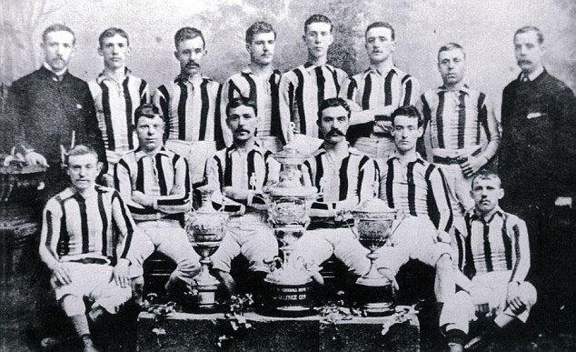 Un viaje a través de las épocas del fútbol: del debut de Davenport a la era moderna